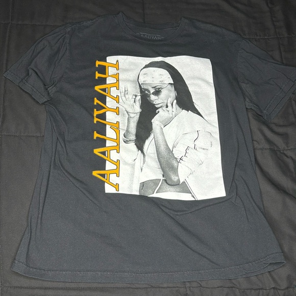 Aaliyah Graphic Tee Shirt - Picture 1 of 2